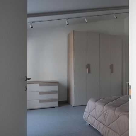 Strategic Apartment With Terrace - Nola Esterno foto