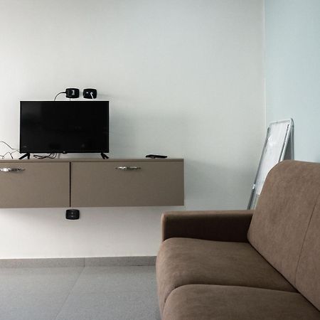 Strategic Apartment With Terrace - Nola Esterno foto
