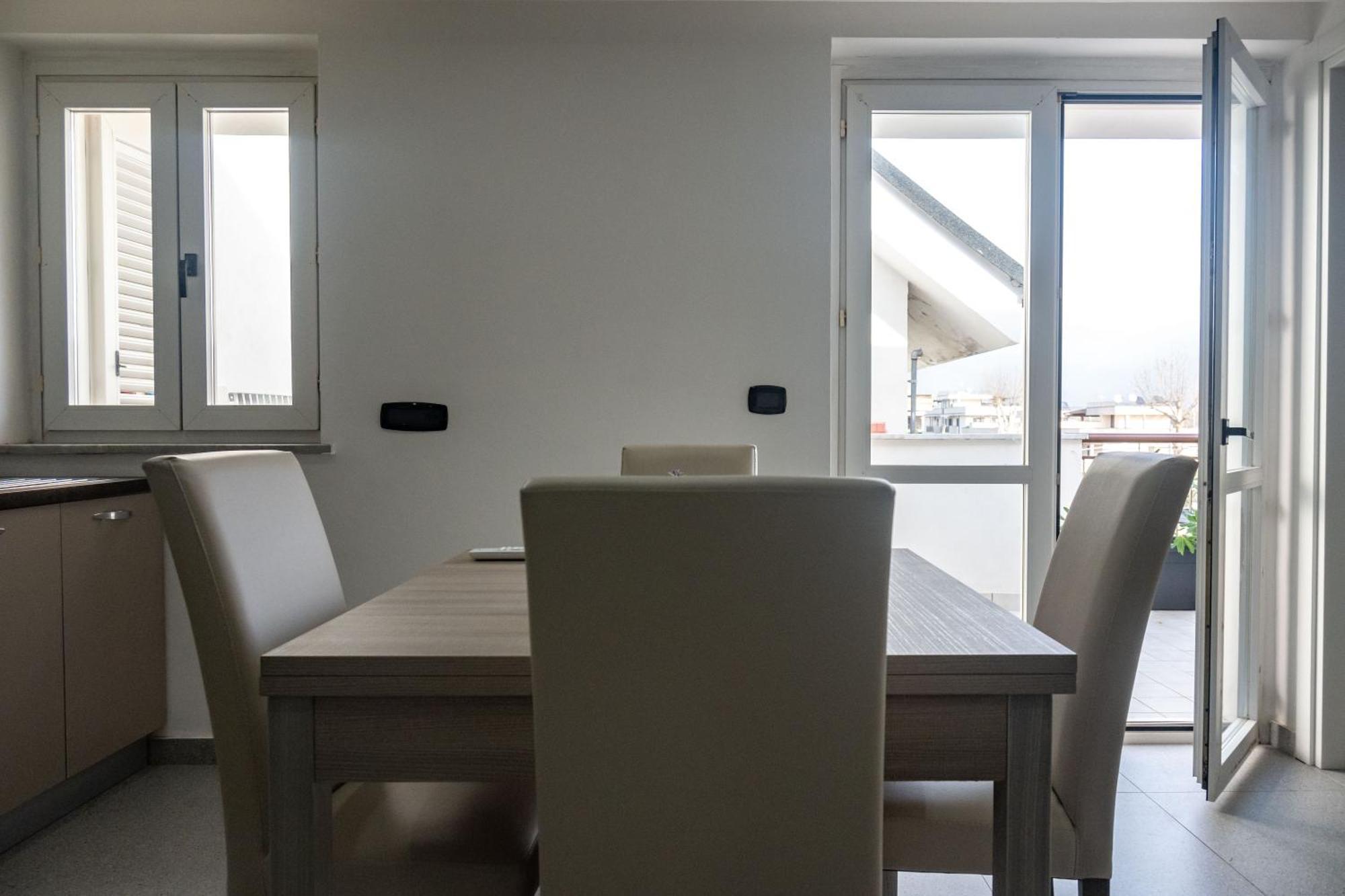 Strategic Apartment With Terrace - Nola Esterno foto